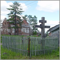 Крест на могиле св. Иоанна Кронштадского